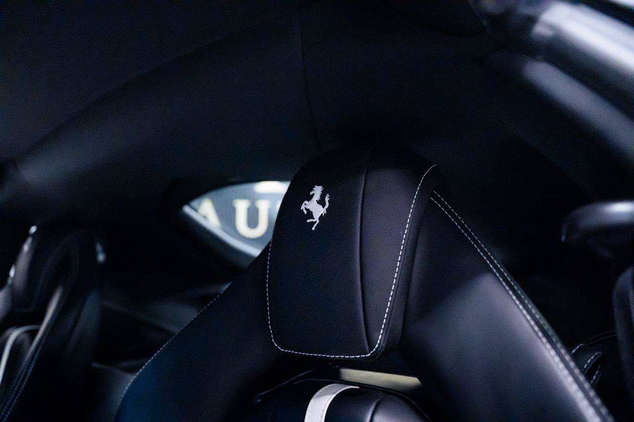 Used 2018 Ferrari 812 Superfast RWD image 44