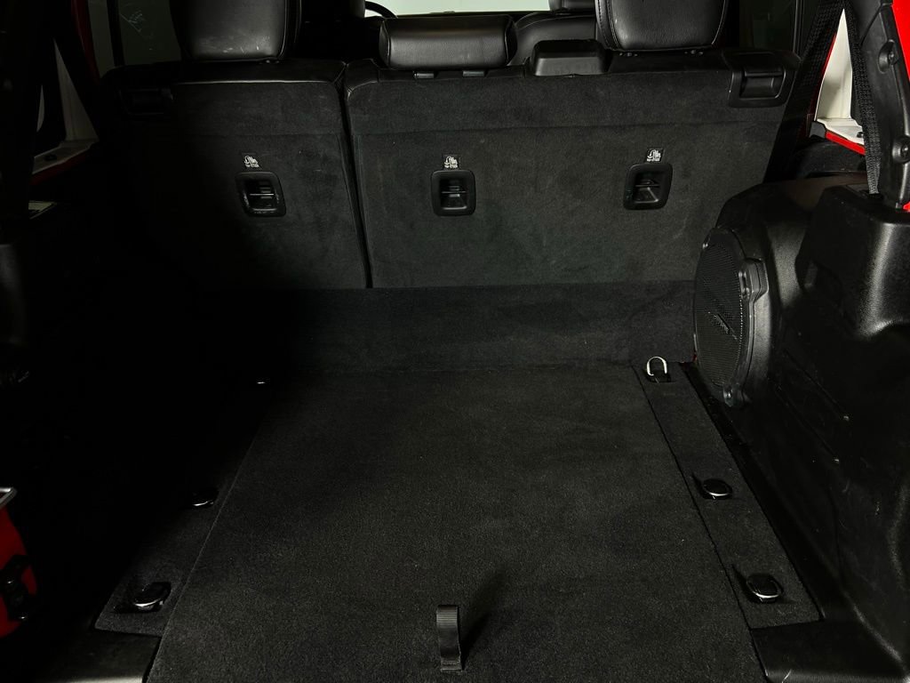 Used 2022 Jeep Wrangler Unlimited Sahara w/ Cold Weather Group image 28