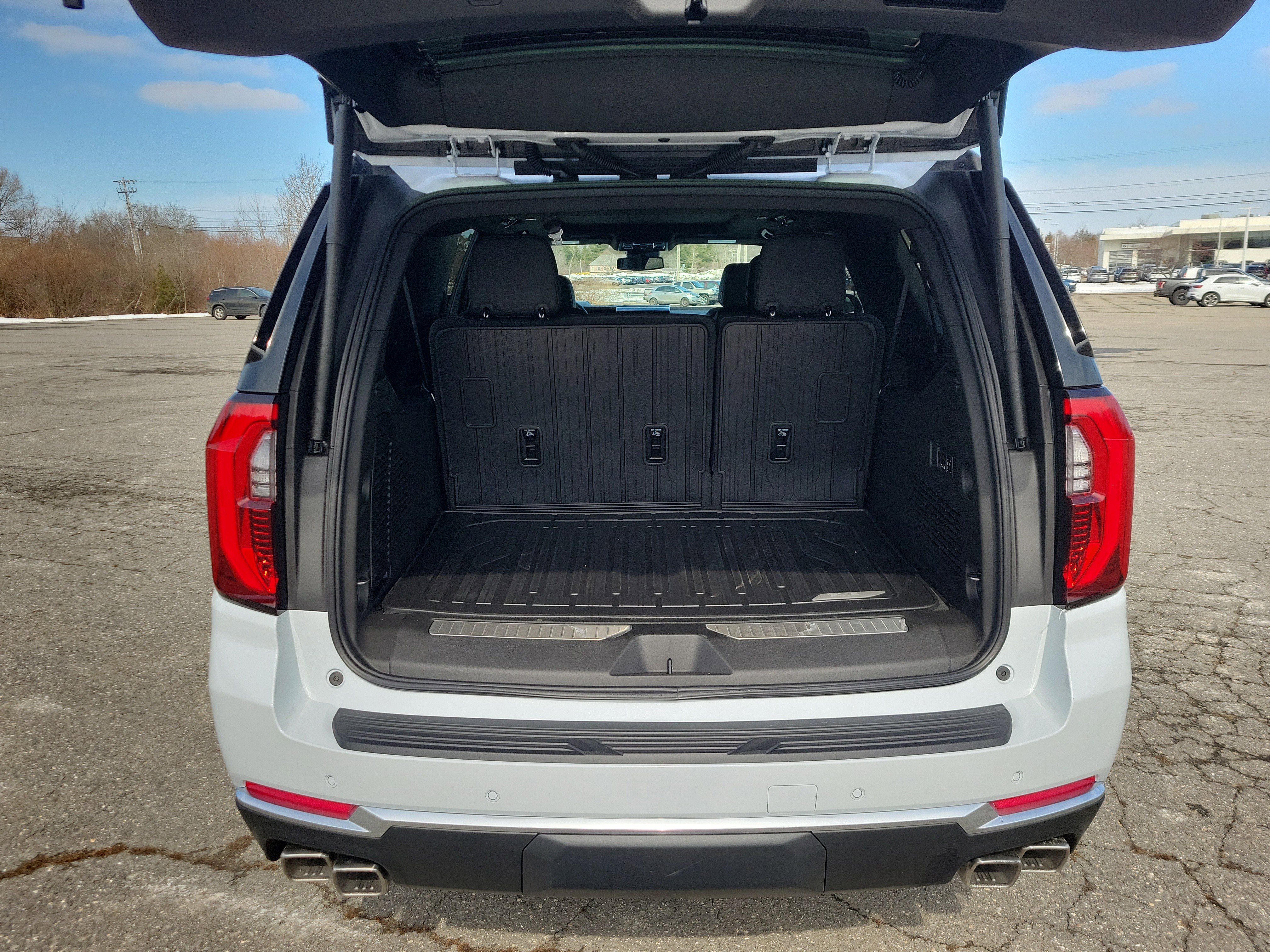 New 2026 GMC Yukon XL Denali w/ Sun & Power Step Package AWD/4WD image 16