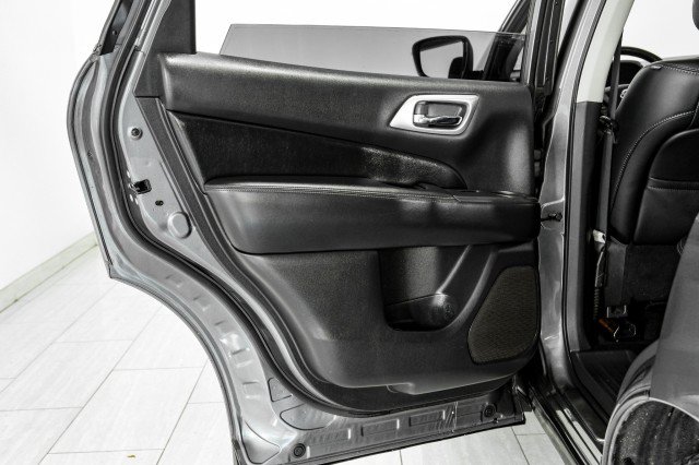 Used 2020 Nissan Pathfinder Platinum AWD/4WD image 45