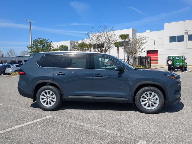 New 2026 Toyota Grand Highlander FWD image 3