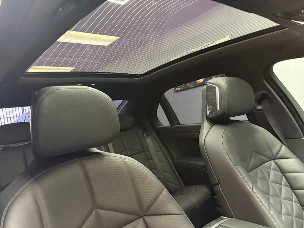 Used 2025 BMW 740i w/ Premium Package RWD image 66