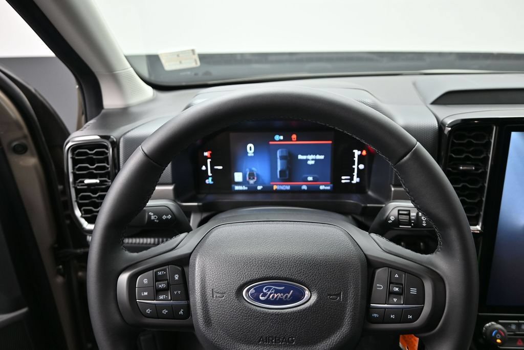 Used 2025 Ford Ranger XLT AWD/4WD image 16