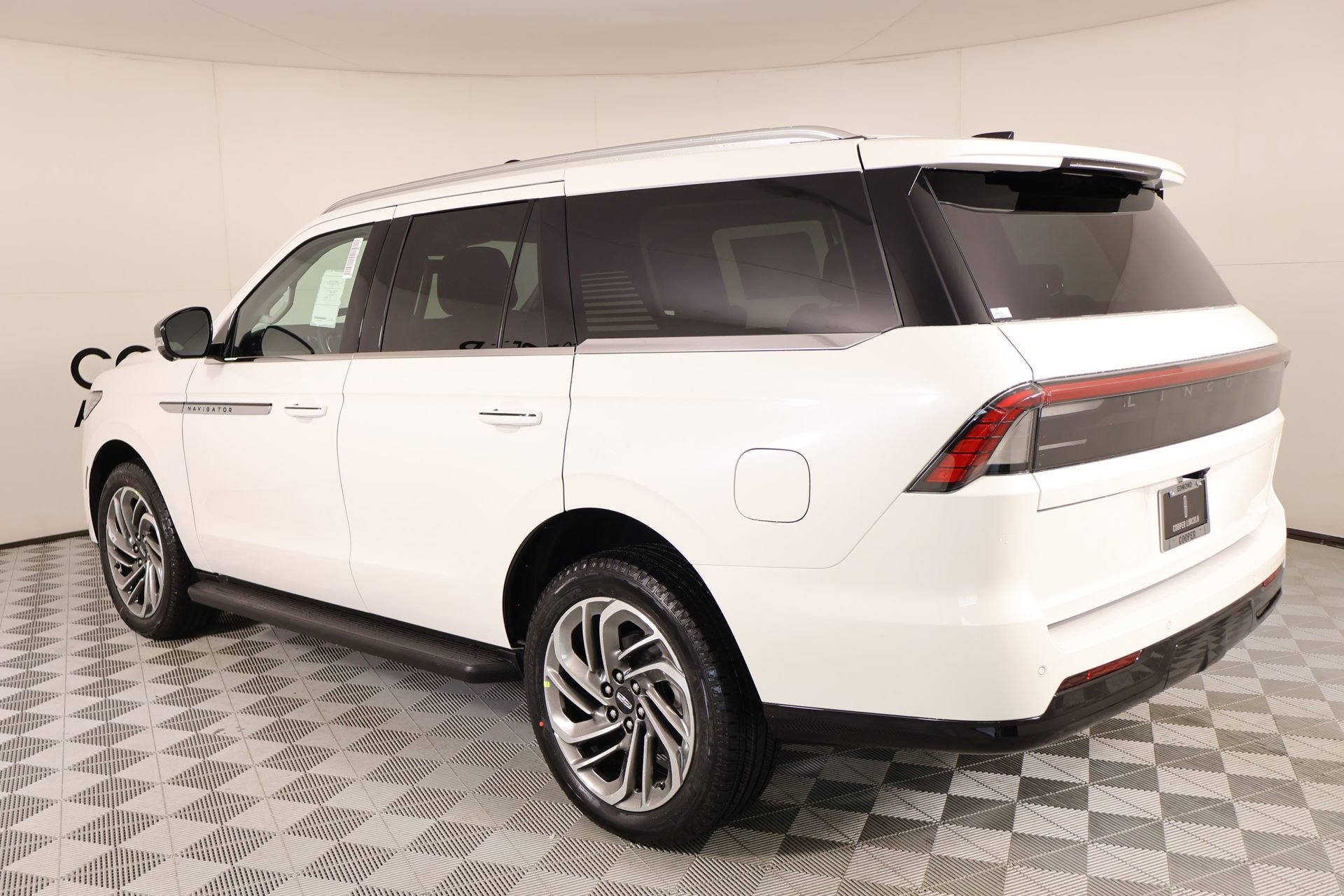 New 2026 Lincoln Navigator Premiere image 23