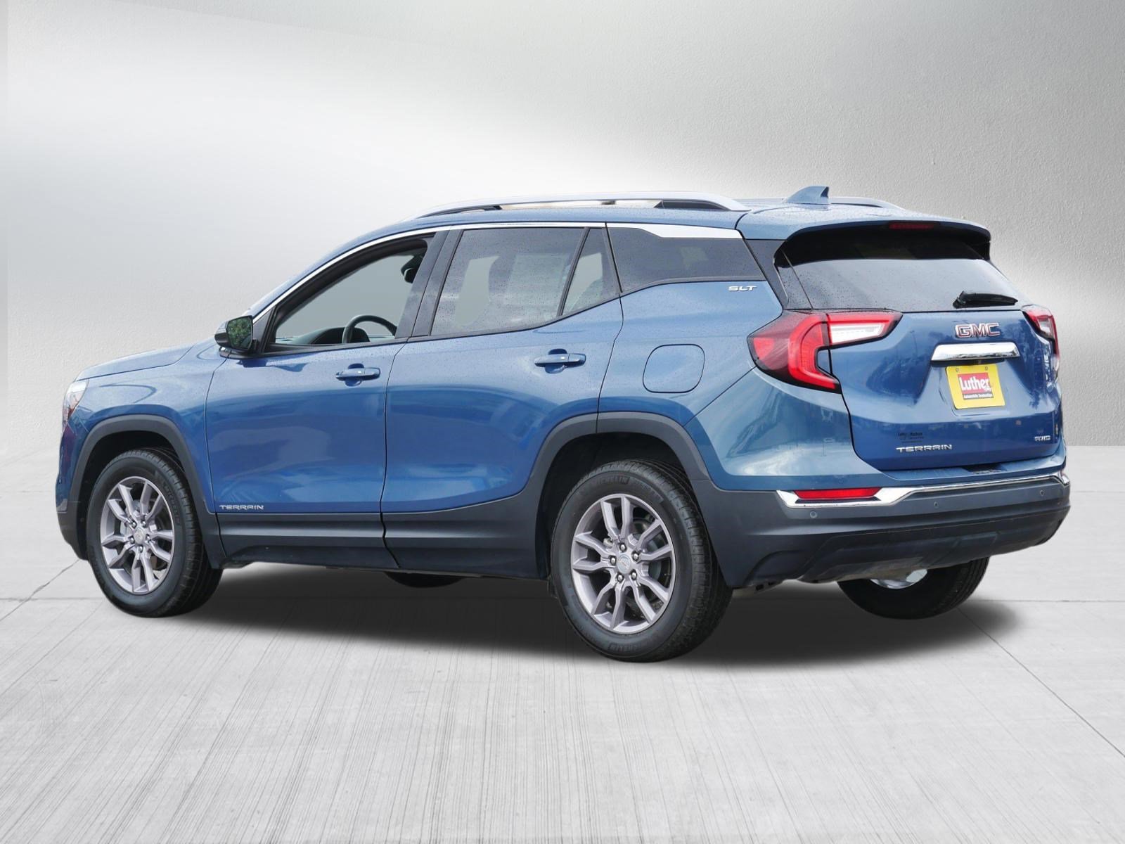 Used 2024 GMC Terrain SLT w/ Infotainment Package II image 5