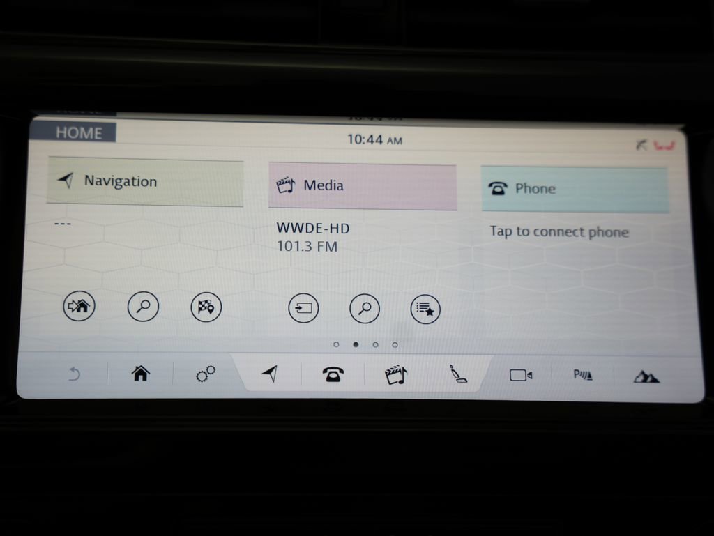 Used 2017 Land Rover Discovery HSE AWD/4WD image 19