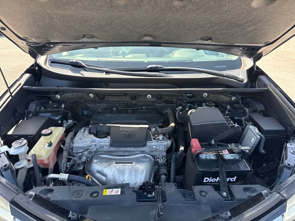 Used 2018 Toyota RAV4 LE FWD image 24