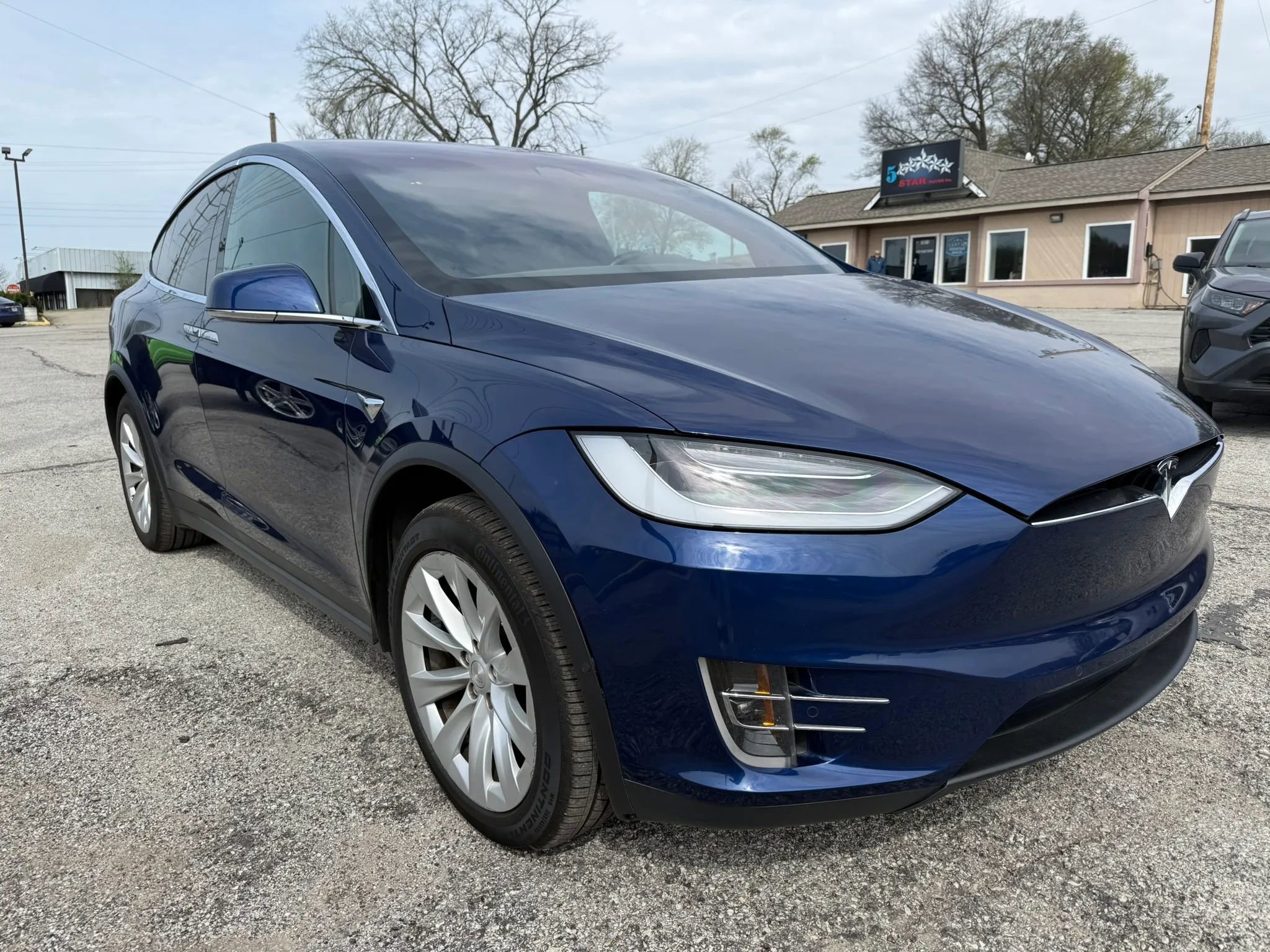 Used 2018 Tesla Model X 75D image 1