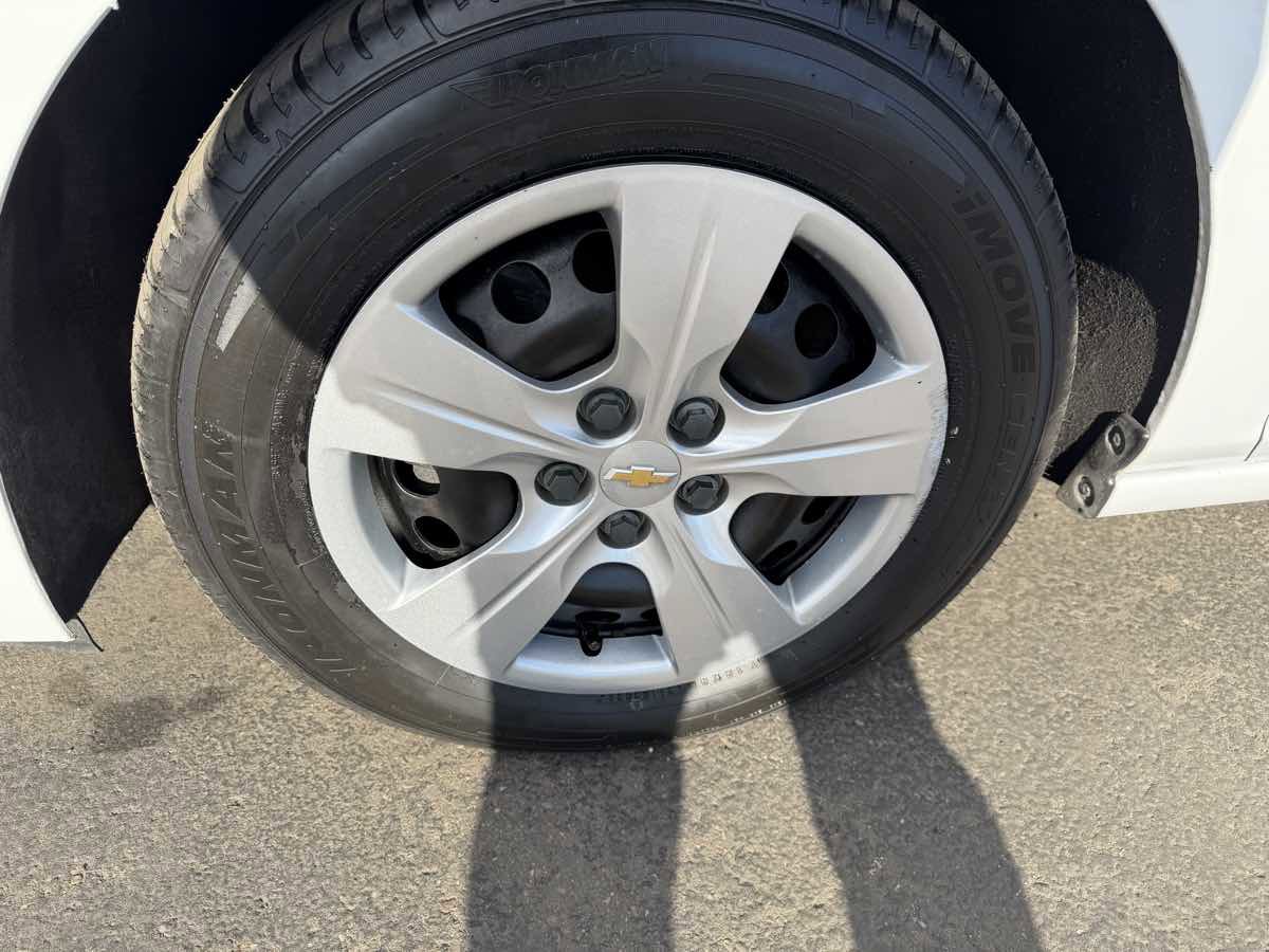 Used 2018 Chevrolet Cruze LS image 8
