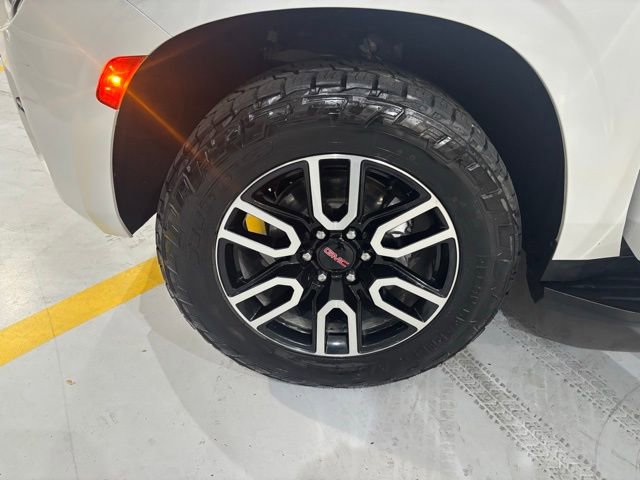 Used 2022 GMC Yukon XL AT4 image 35