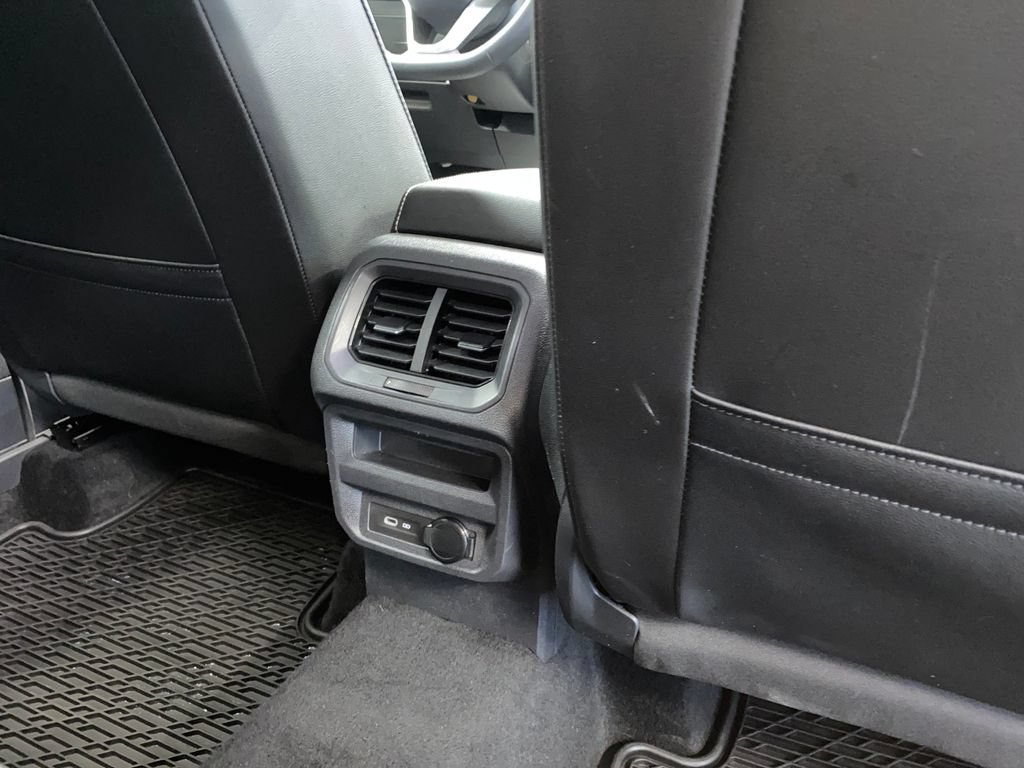 Used 2023 Volkswagen Tiguan SE AWD/4WD image 36