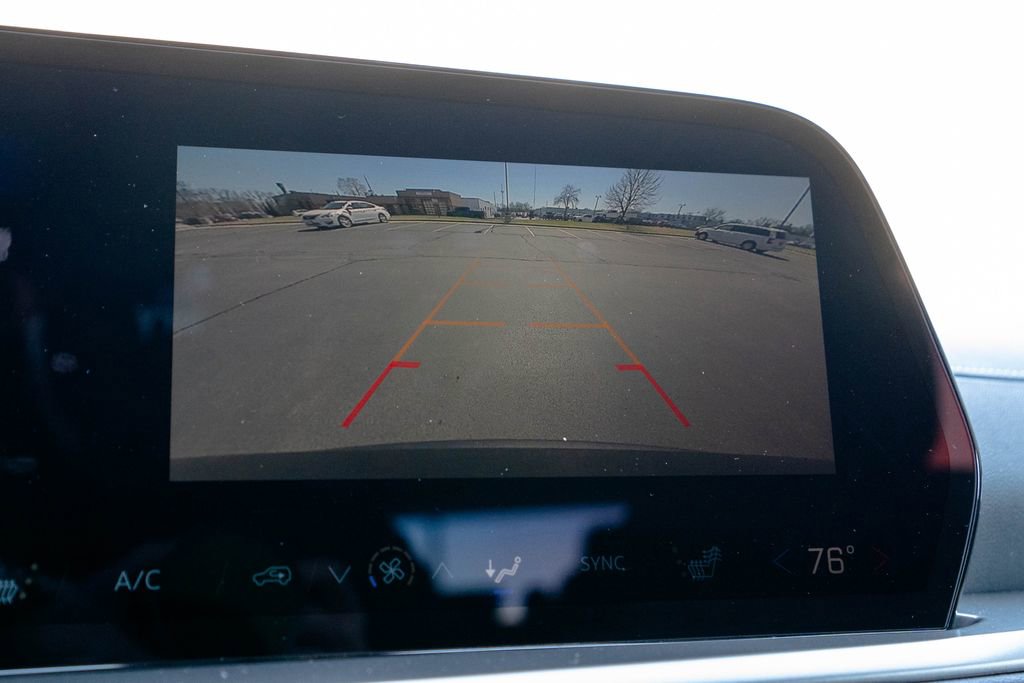 Used 2025 Chevrolet Traverse LT image 27