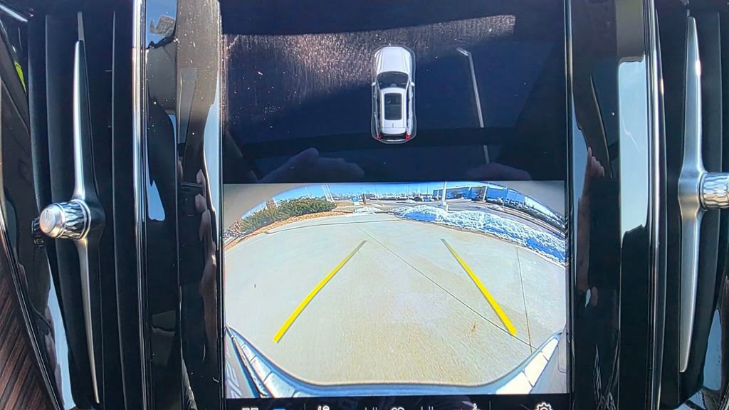 Used 2023 Volvo XC60 T8 Ultimate w/ Climate Package image 35