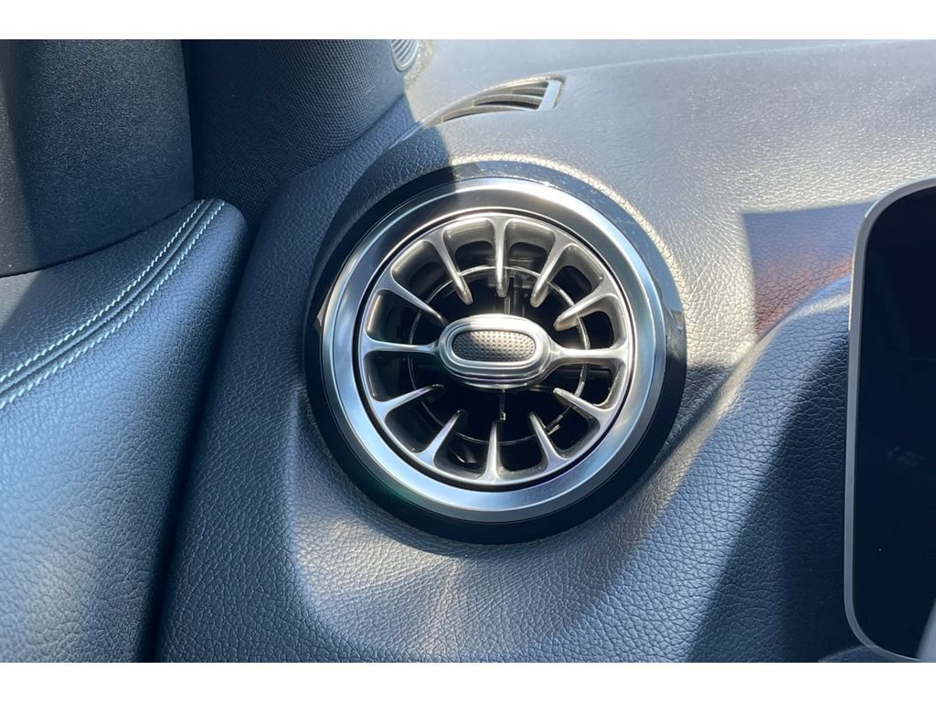 Used 2021 Mercedes-Benz GLA 250 image 29