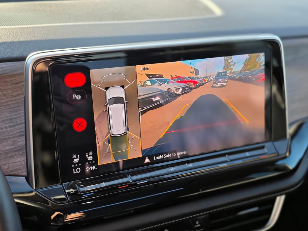 Used 2024 Volkswagen Atlas SEL Premium R-Line AWD/4WD image 35