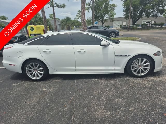 Used 2016 Jaguar XJ R-Sport RWD image 4