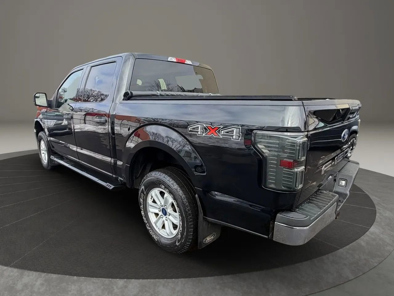 Used 2018 Ford F150 XLT AWD/4WD image 7