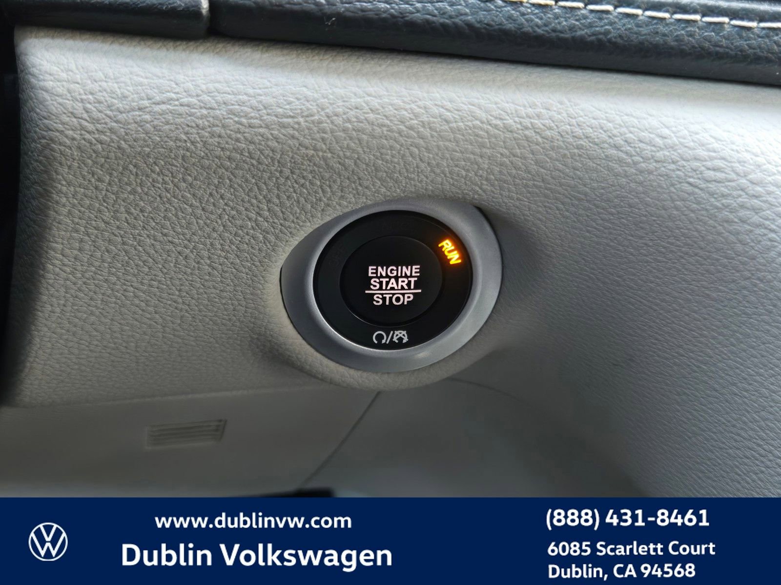 Used 2024 Chrysler Pacifica Select image 21