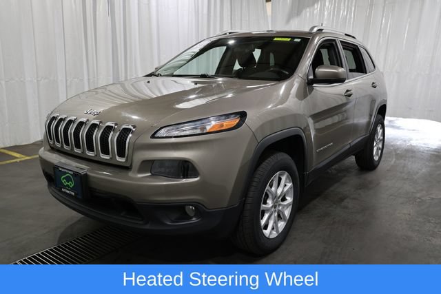 Used 2017 Jeep Cherokee Latitude w/ Safety/Convenience Group AWD/4WD image 23