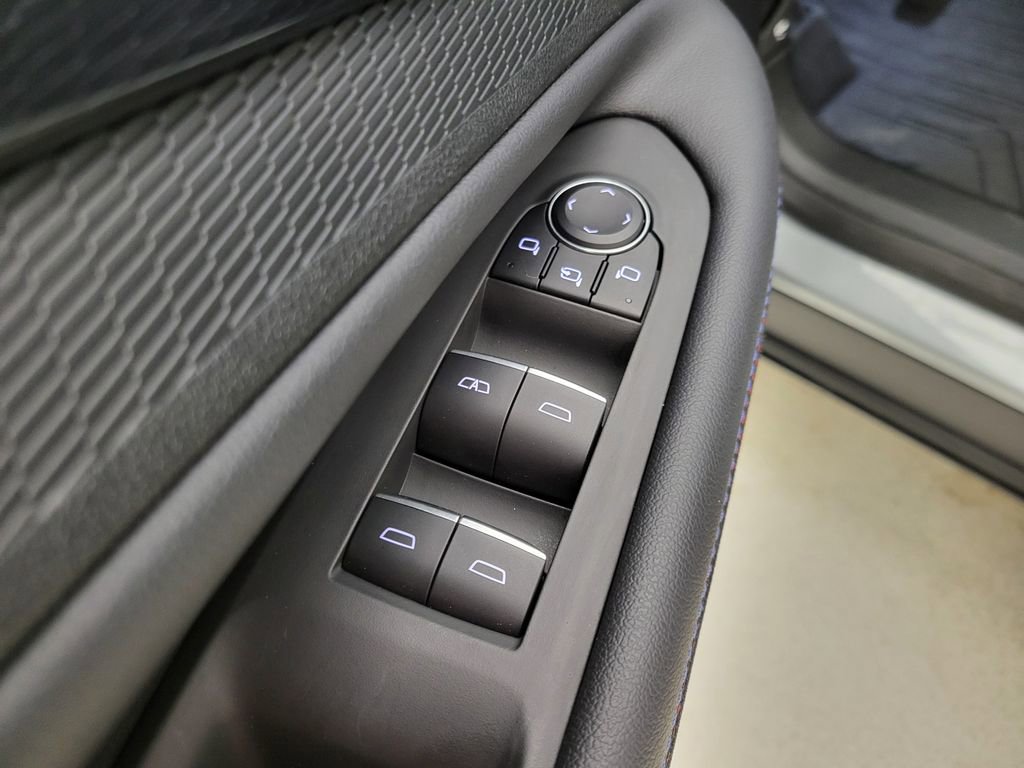 New 2026 Chevrolet Blazer EV RS image 32