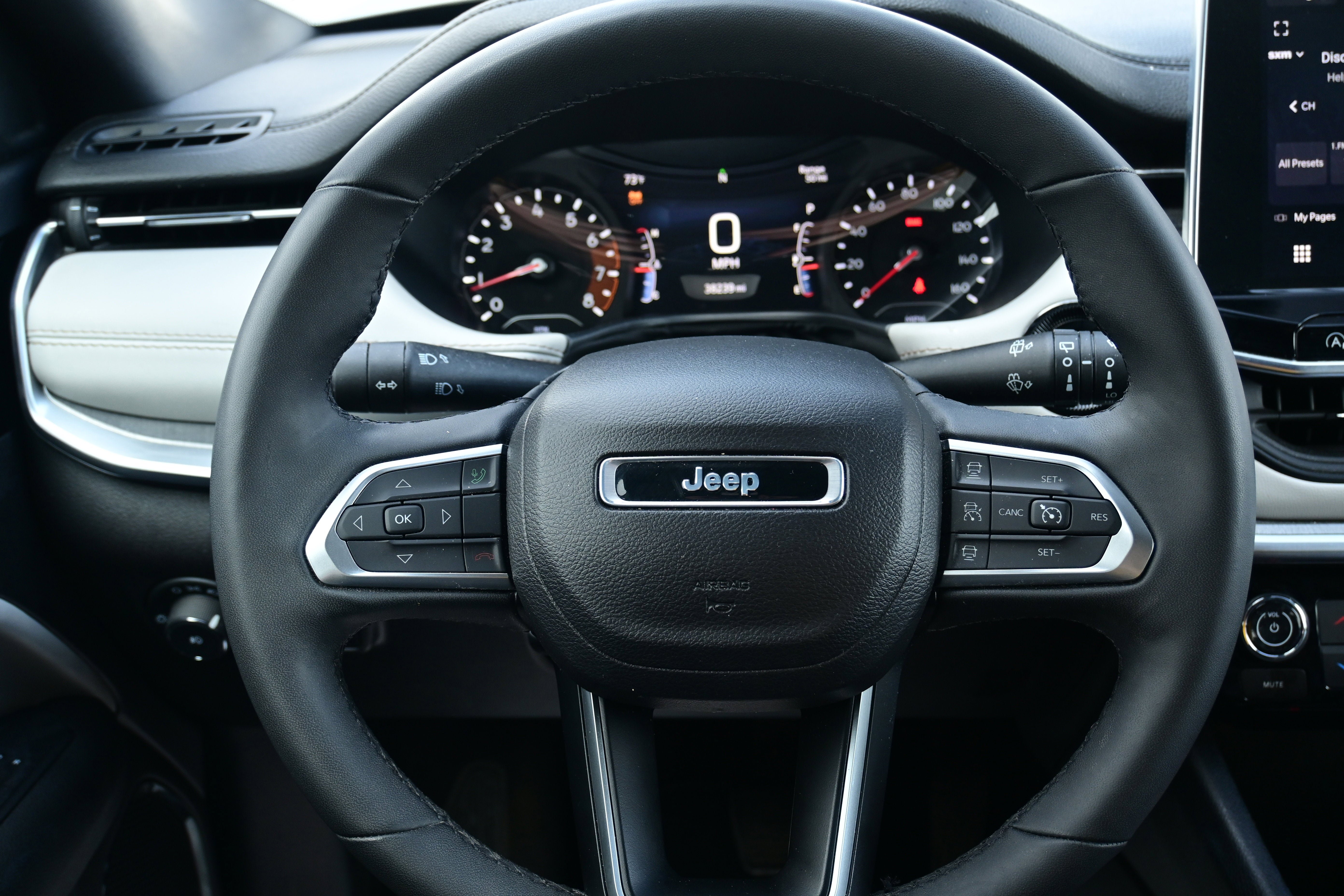 Used 2025 Jeep Compass Limited AWD/4WD image 18