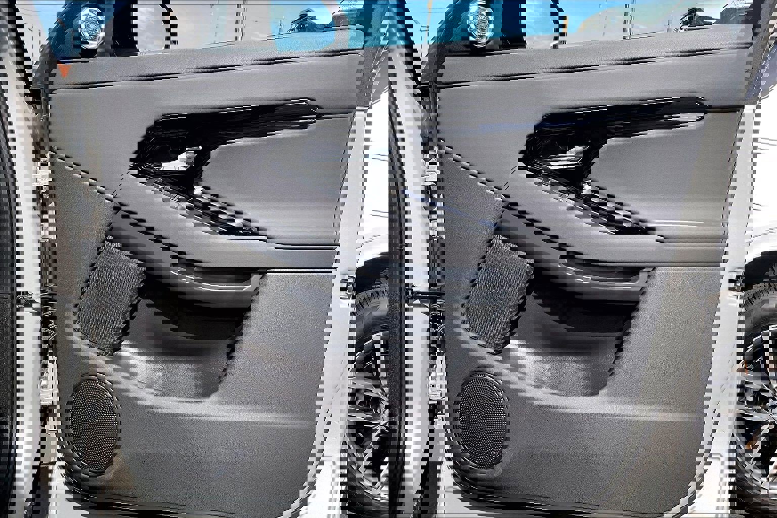 Certified 2025 Land Rover Range Rover Evoque S image 20