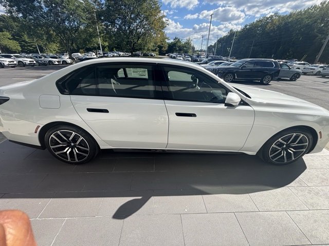 New 2026 BMW 750e xDrive image 11