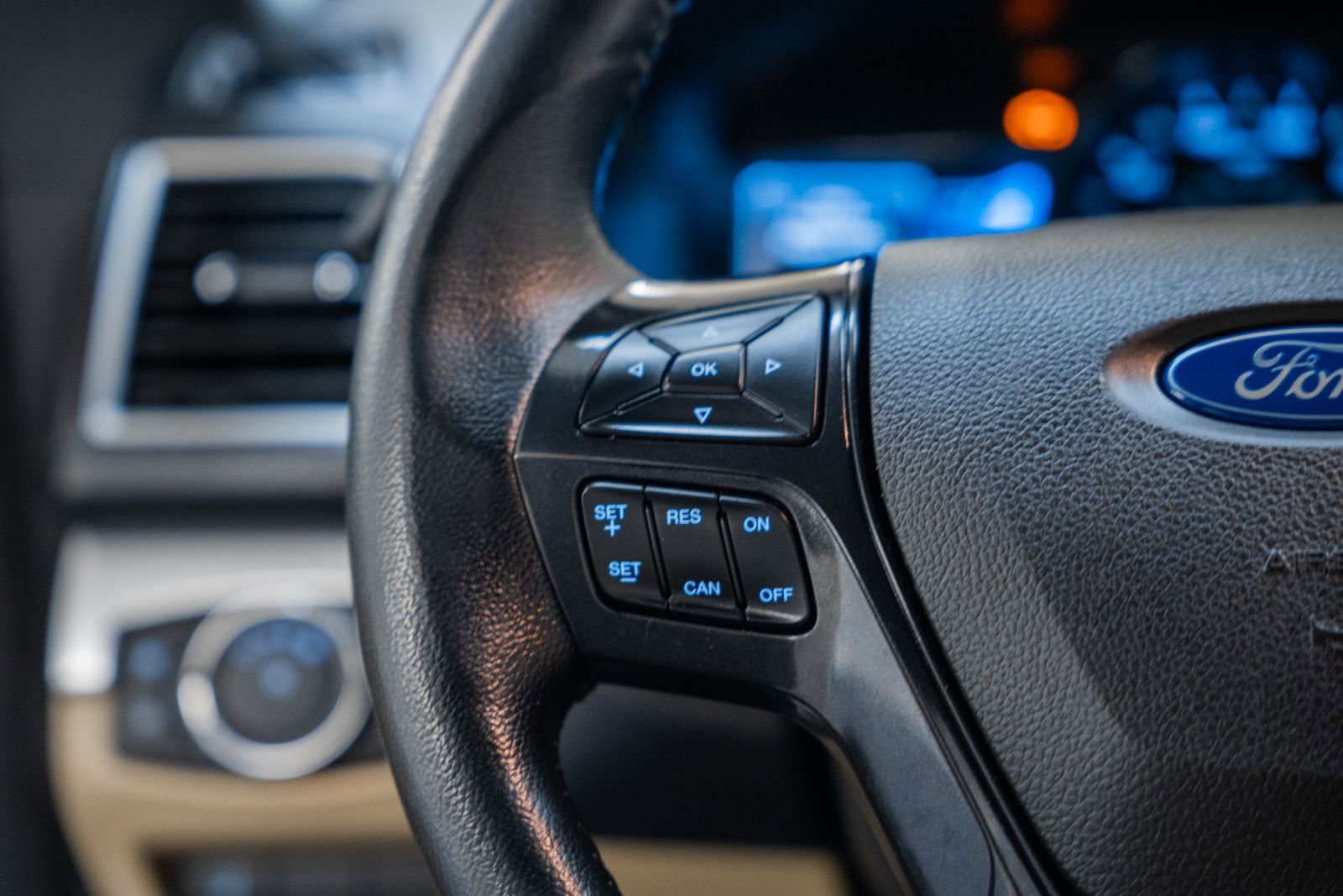 Certified 2017 Ford Explorer XLT w/ Equipment Group 202A image 33