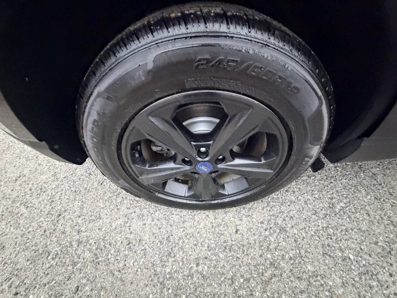 Used 2018 Ford Edge SE image 28