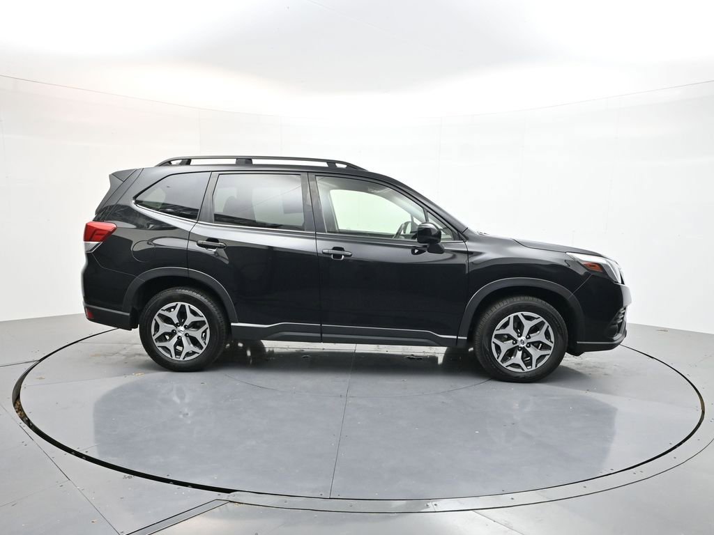 Used 2024 Subaru Forester Premium image 8