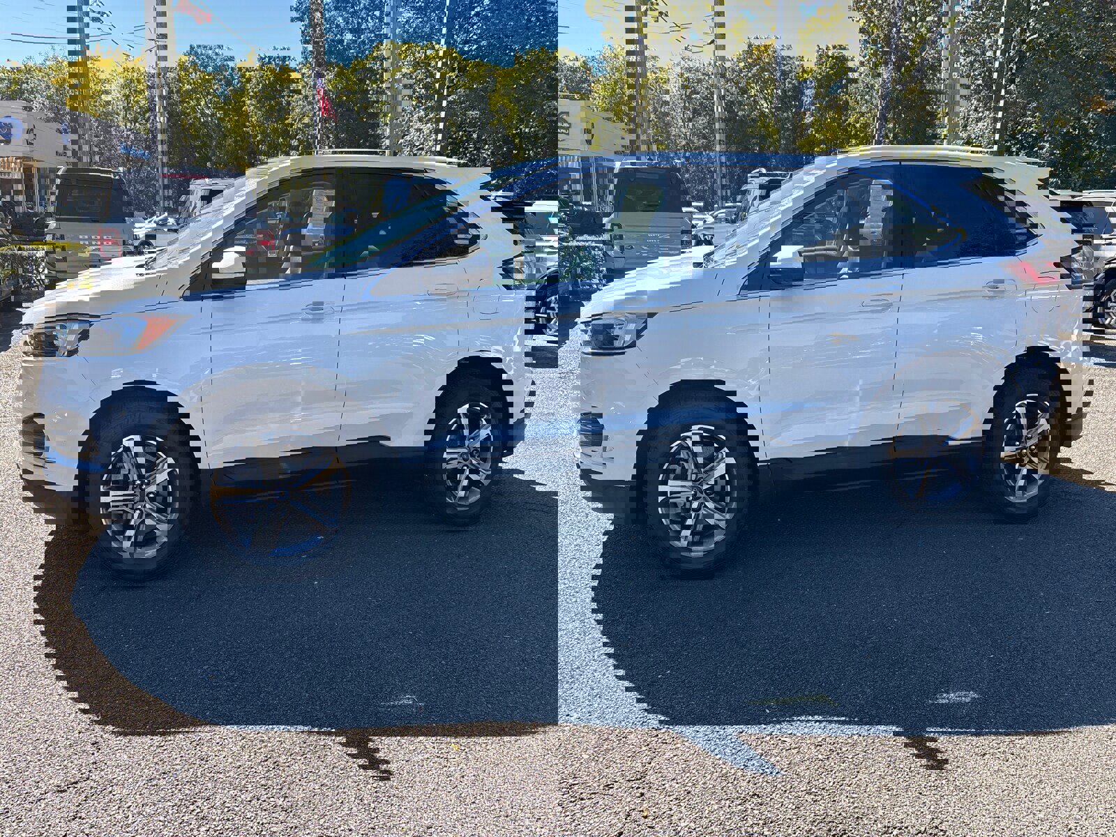 Used 2022 Ford Edge SEL w/ Convenience Package image 4