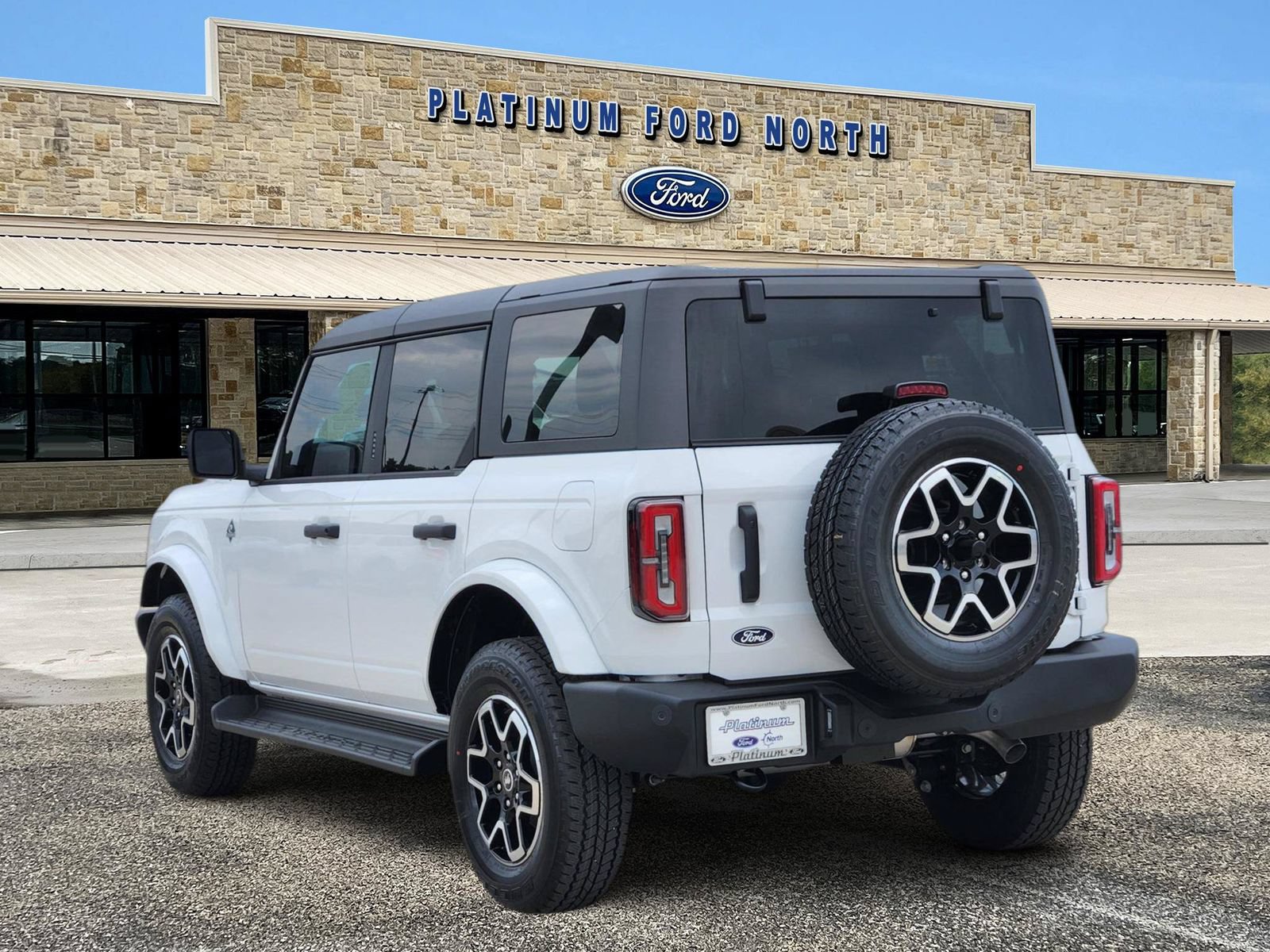 New 2026 Ford Bronco Outer Banks AWD/4WD image 4