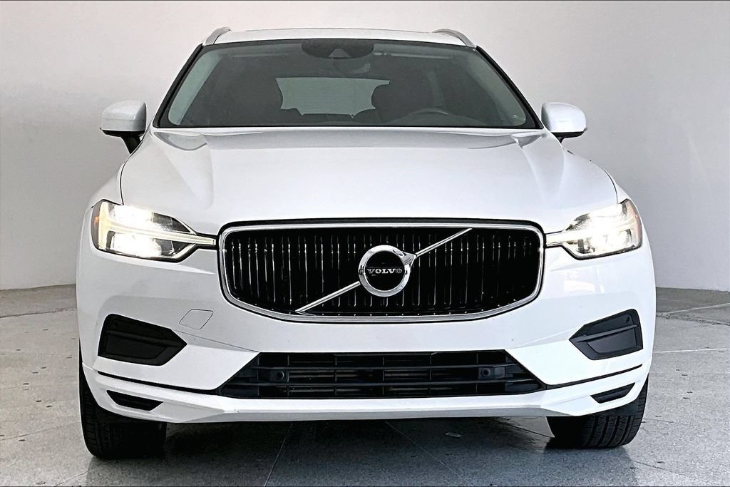 Used 2020 Volvo XC60 T5 Momentum w/ Protection Package Premier AWD/4WD image 3