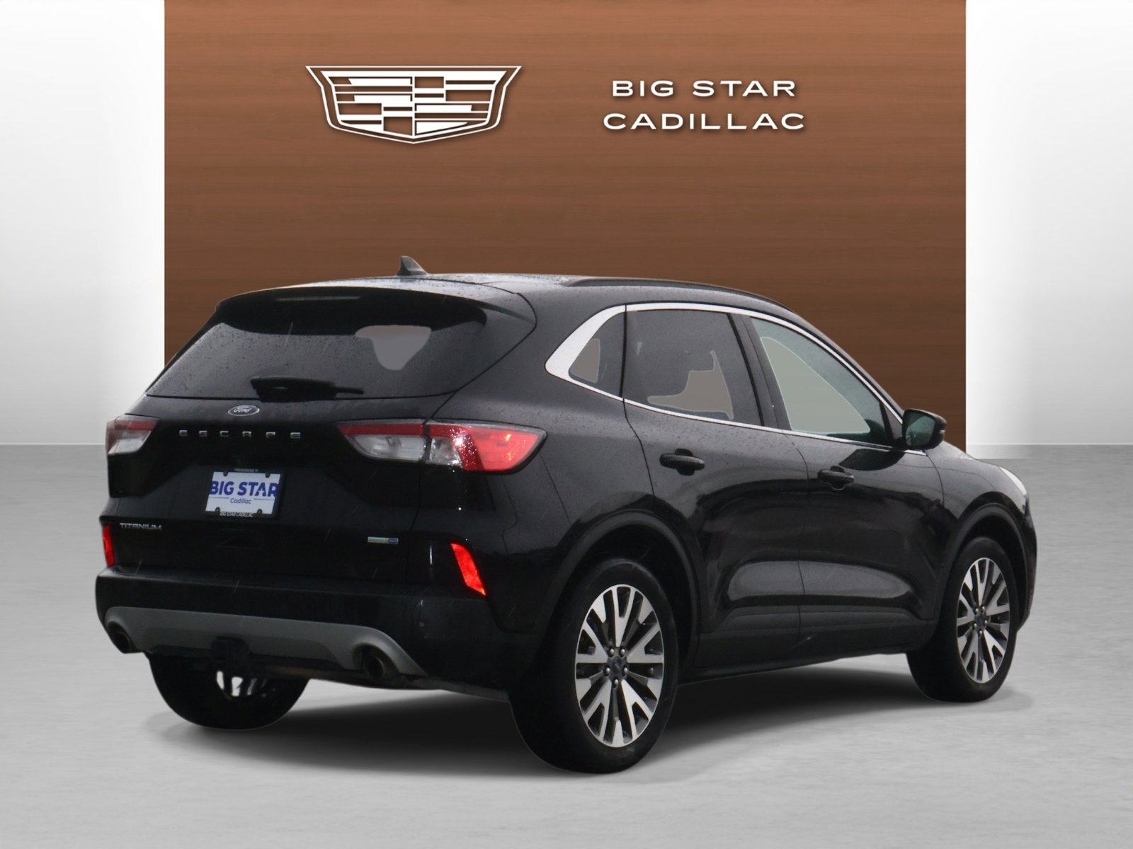 Used 2020 Ford Escape Titanium image 5