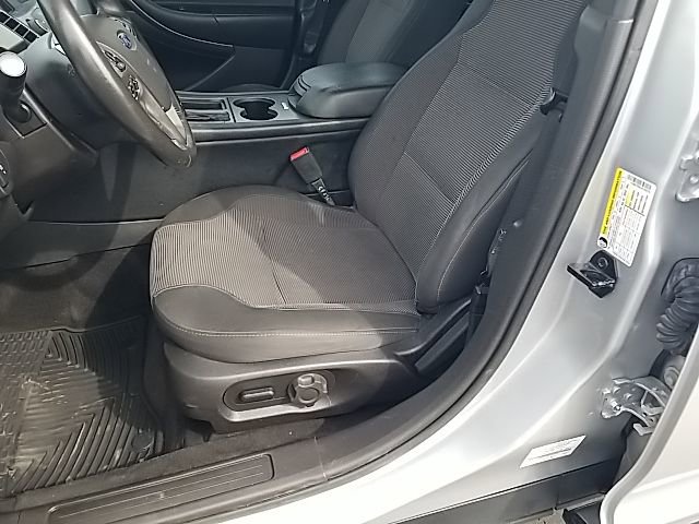 Used 2018 Ford Taurus SEL FWD image 13