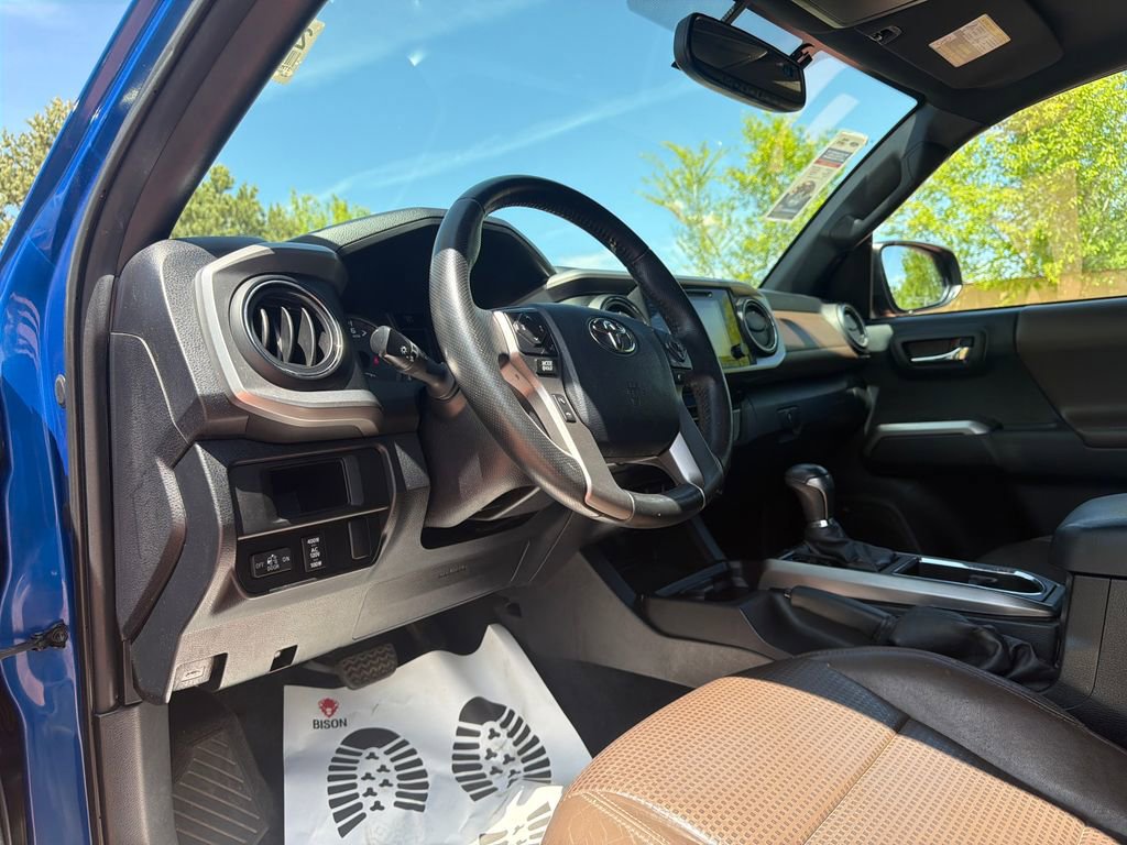 Used 2016 Toyota Tacoma Limited w/ Towing Package AWD/4WD image 12