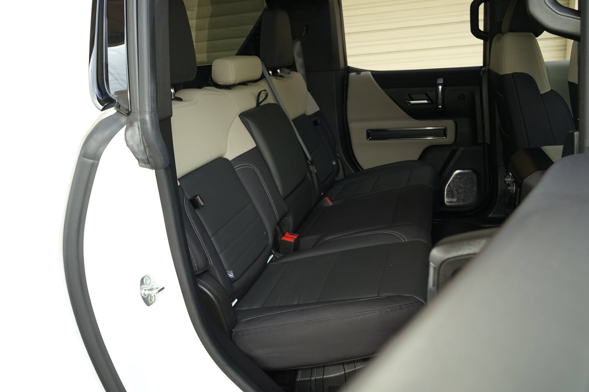 Used 2026 GMC Hummer EV 4x4 Crew Cab w/ LPO, Dark Essentials Package image 14
