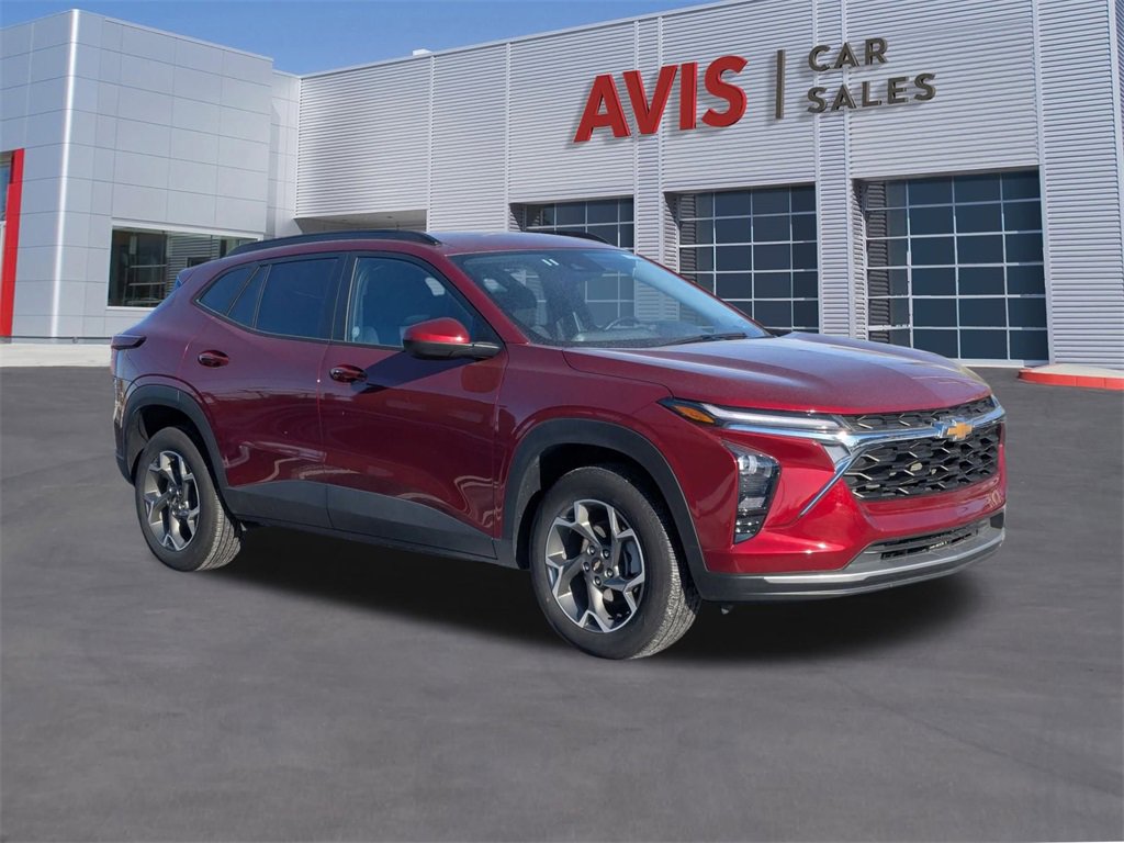 Used 2025 Chevrolet Trax LT w/ LT Convenience Package image 7