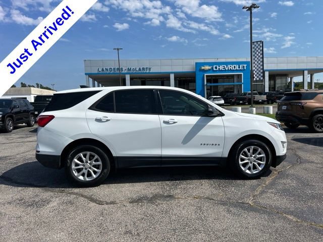 Used 2019 Chevrolet Equinox LS FWD image 2