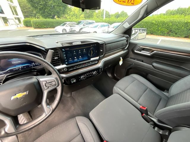 Used 2023 Chevrolet Silverado 1500 LT AWD/4WD image 29