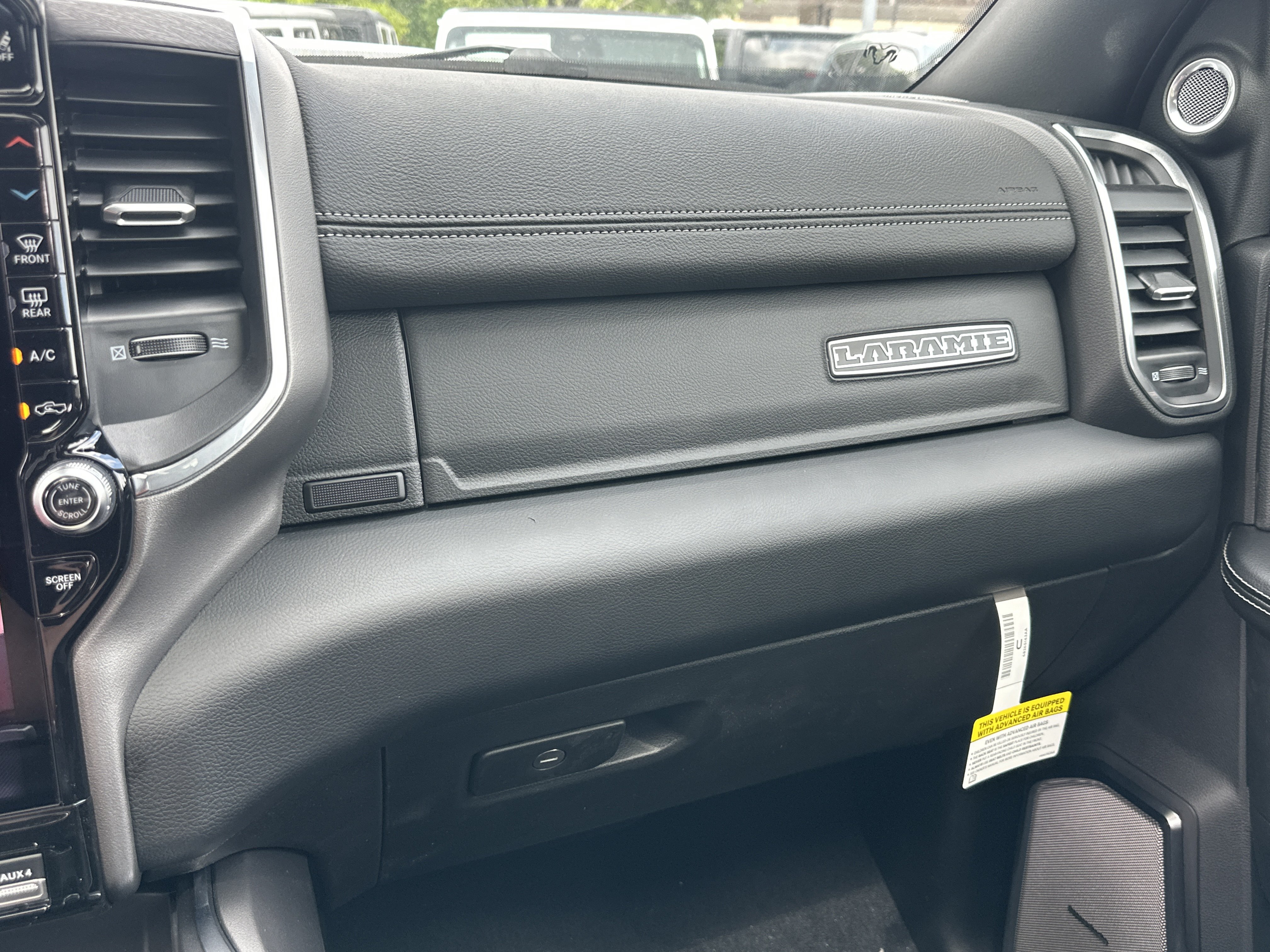 New 2026 RAM 2500 Laramie AWD/4WD image 5