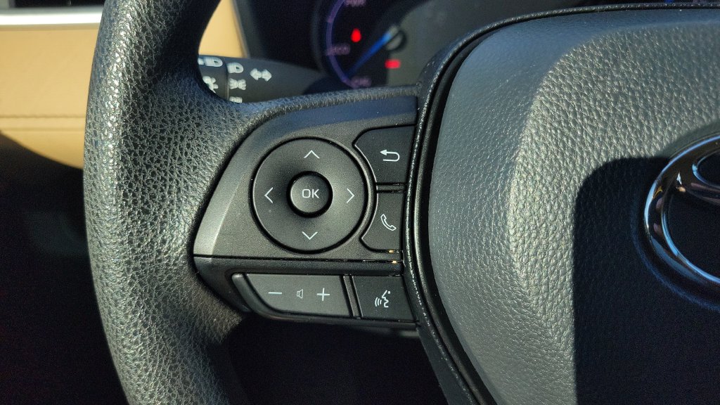 Certified 2023 Toyota RAV4 LE AWD/4WD image 19