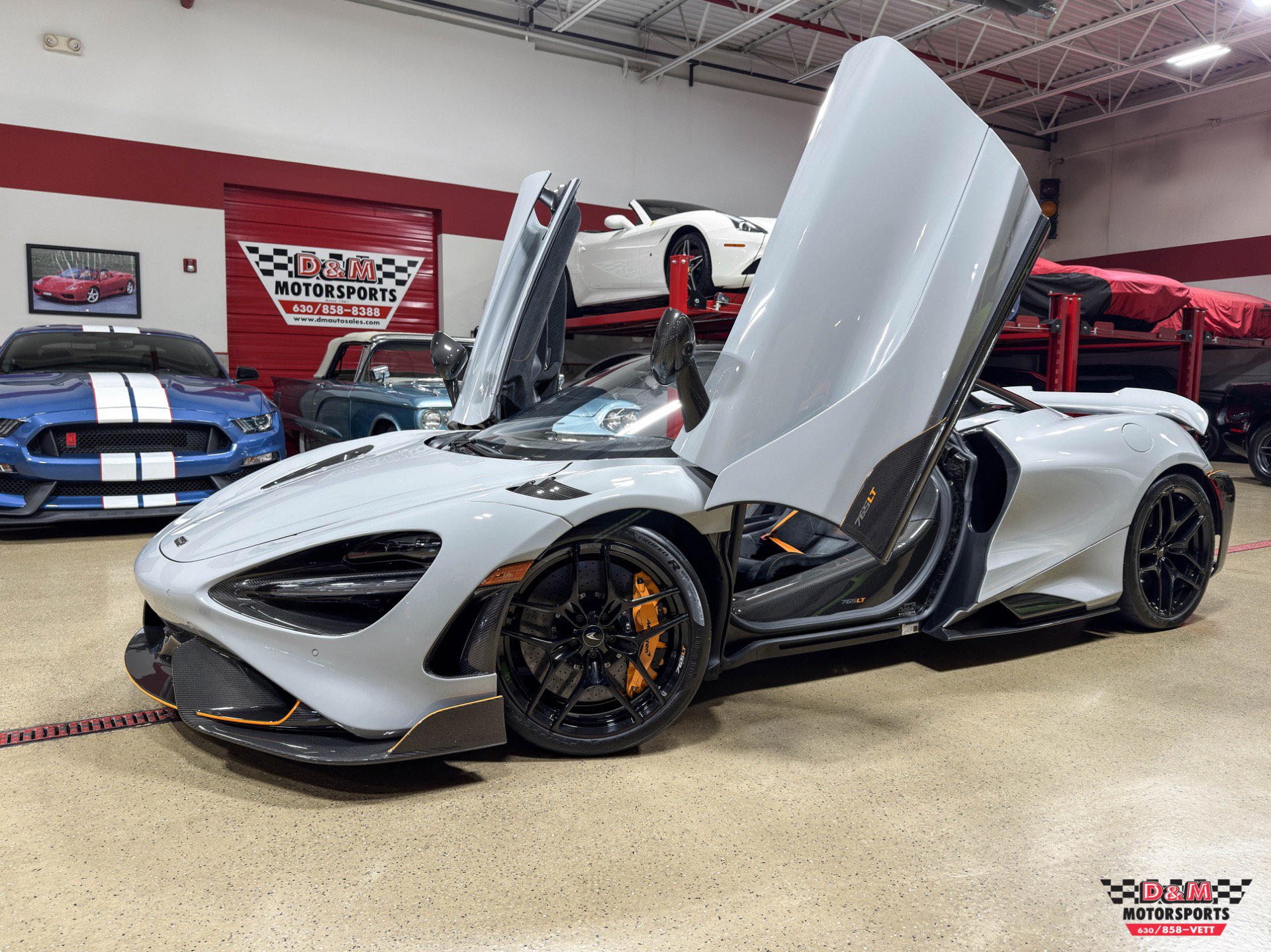 Used 2022 McLaren 765LT image 1