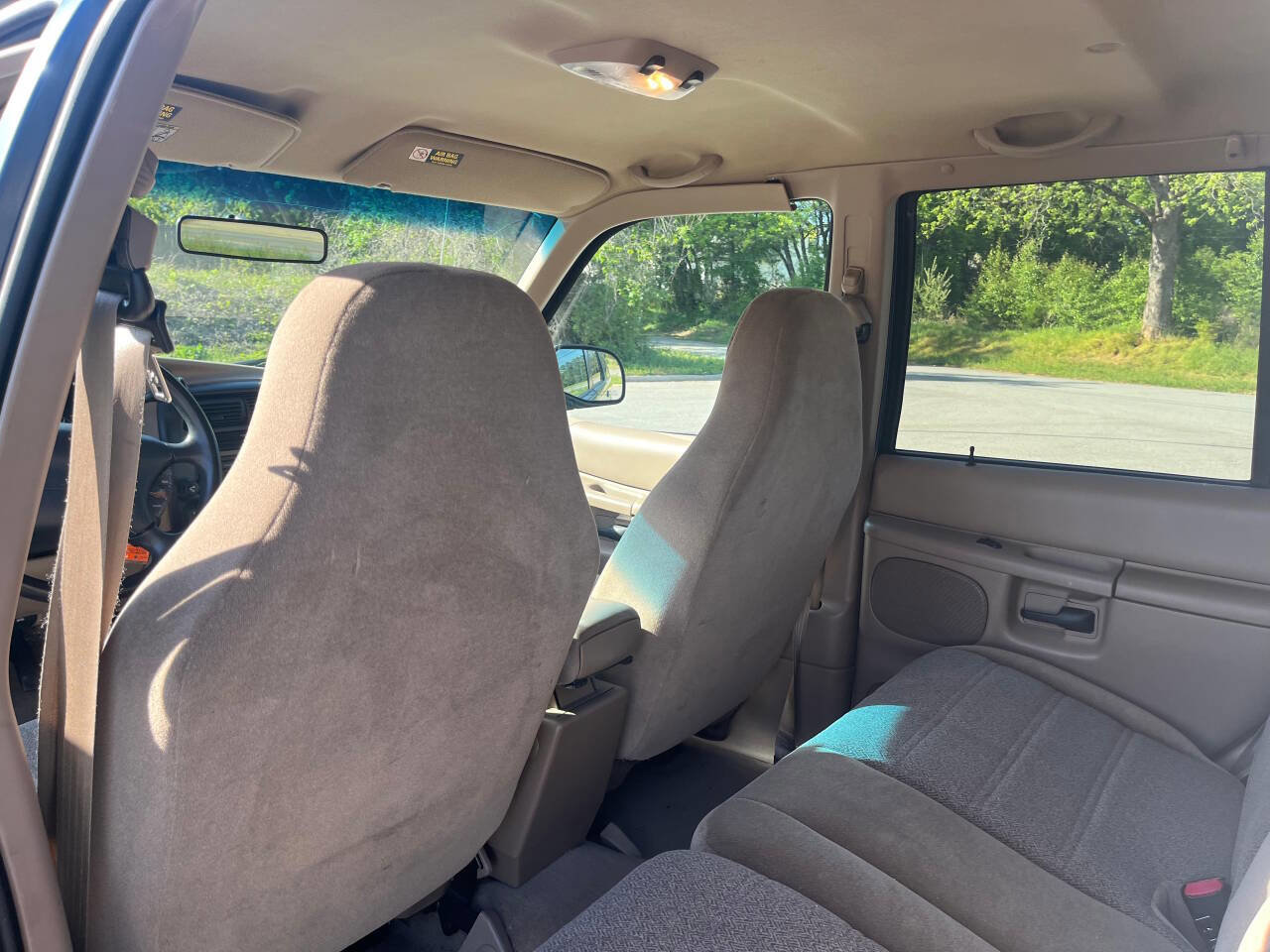 Used 2000 Ford Explorer XLS RWD image 18