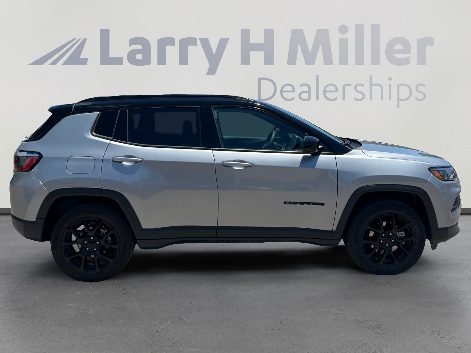Certified 2022 Jeep Compass Latitude AWD/4WD image 6