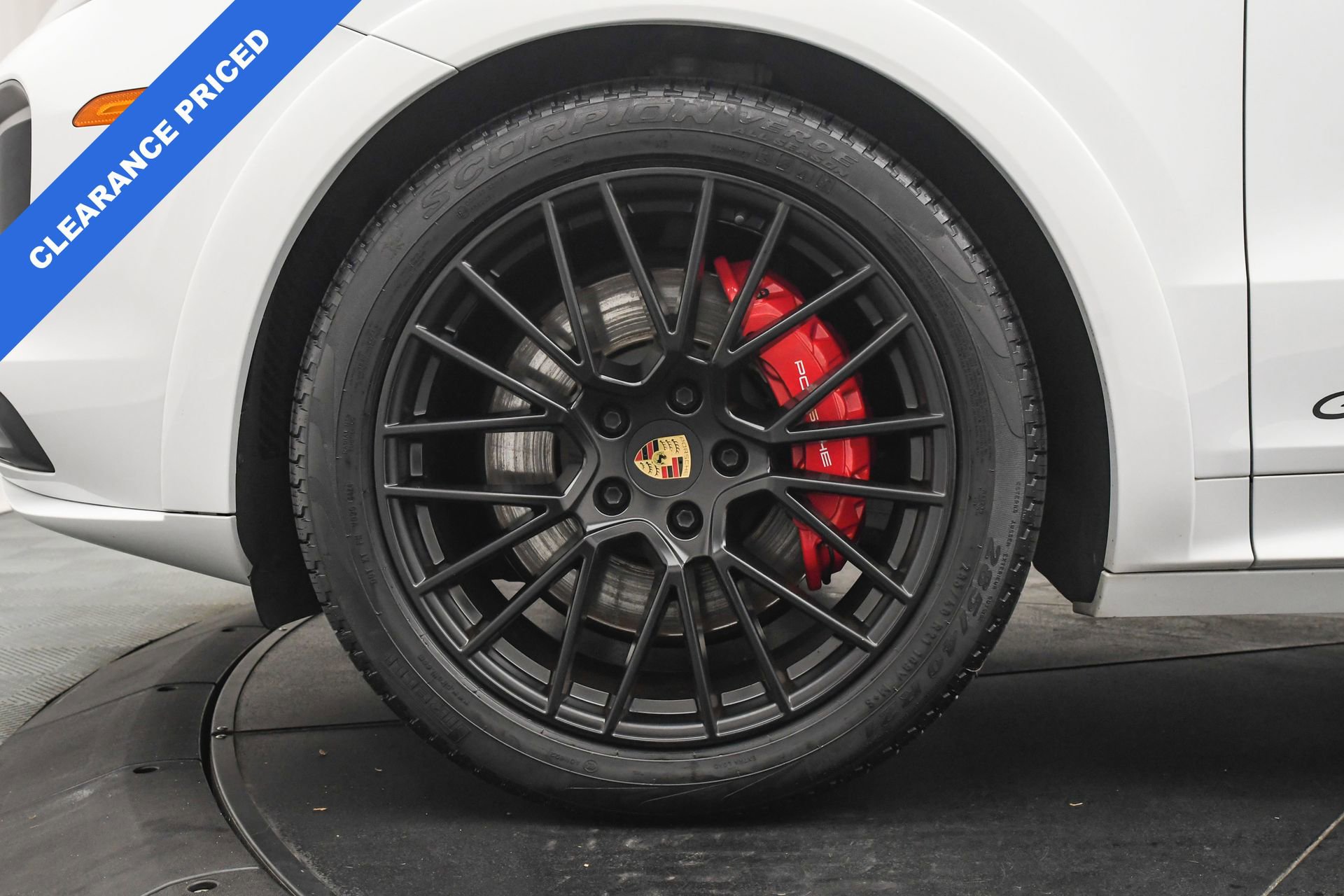 Used 2023 Porsche Cayenne GTS image 31
