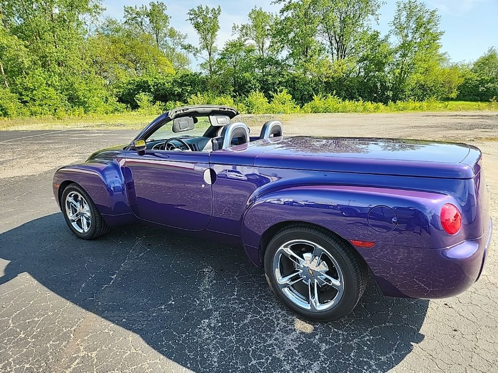 Used 2004 Chevrolet SSR w/ Preferred Equipment Group RWD image 7