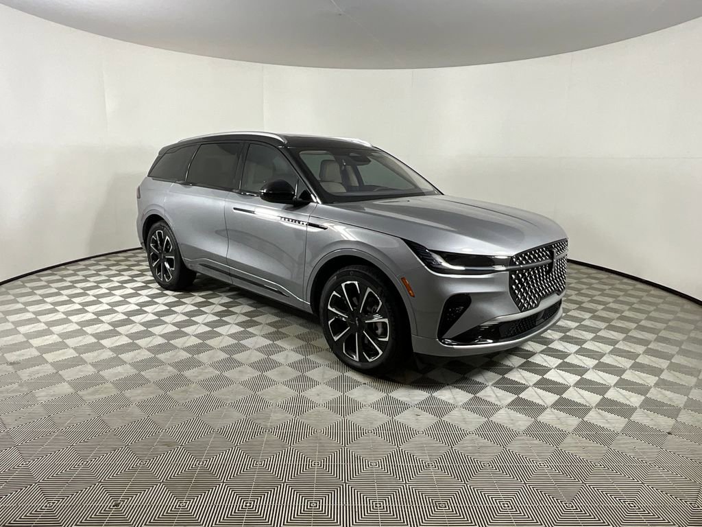 Used 2025 Lincoln Nautilus Reserve AWD/4WD image 6