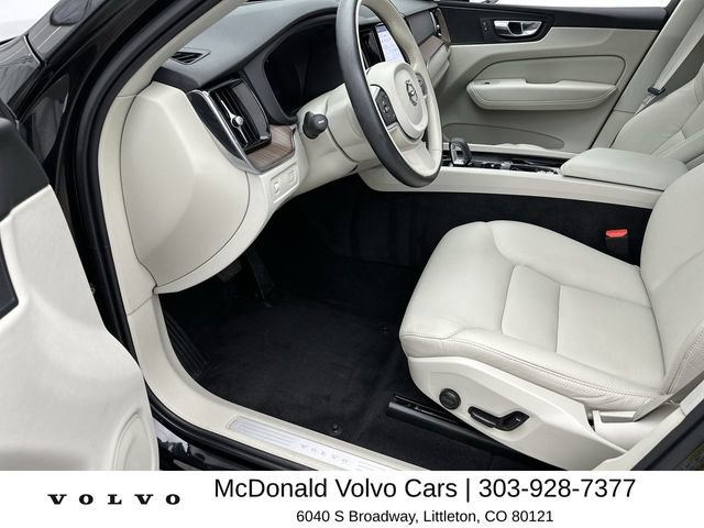 Certified 2022 Volvo XC60 B5 Momentum AWD/4WD image 11