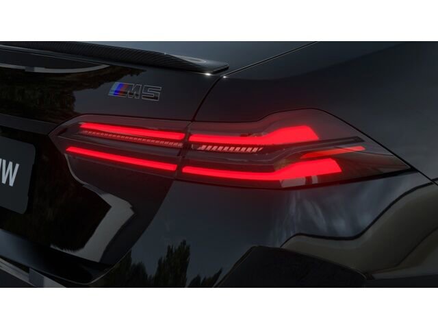 New 2026 BMW M5 image 8